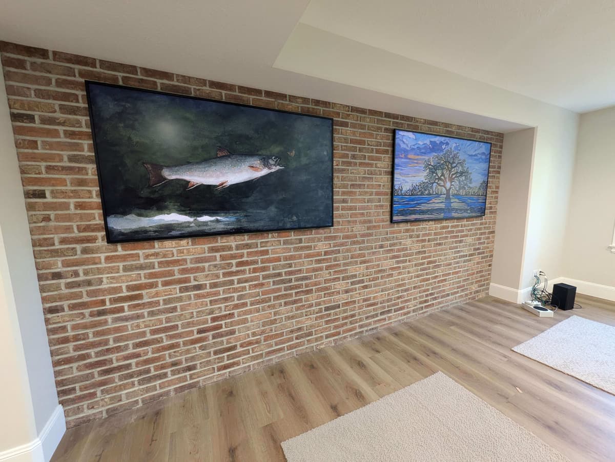 TV Mounting with Hidden Cables